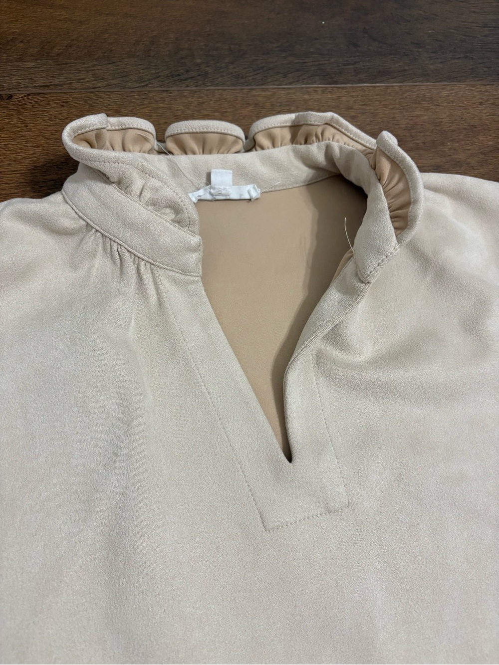 THML Women’s Faux Suede 2 Piece Short Set Ruffle Mock Neck Top & Shorts Size L - Picture 5 of 9